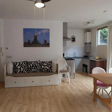 Studio With Garden In The Oost Apartamento *