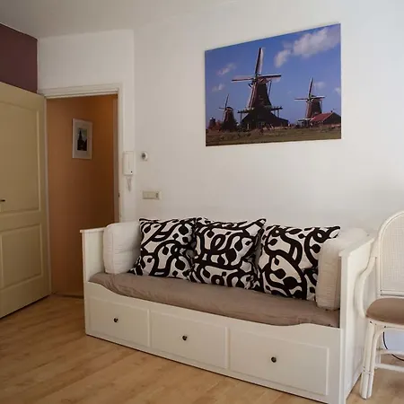 Studio With Garden In The Oost 아파트 *